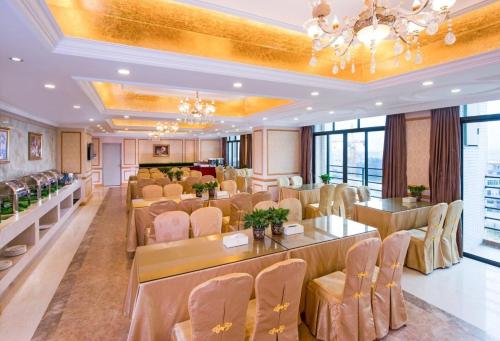 Vienna Hotel Huizhou Yuanzhou in Boluo