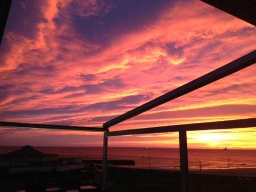 Cliff Hotel - image 2