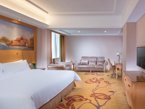 Vienna International Hotel Shenzhen Qianhai – Shenzhen, IA