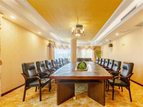 Vienna Hotel Guangxi Guilin Railway Station Cuizhu Road in สถานีรถไฟกุ้ยหลิน