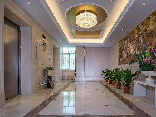 Vienna Hotel (Shenzhen Bao'an Centre Liutang Metro Station)
