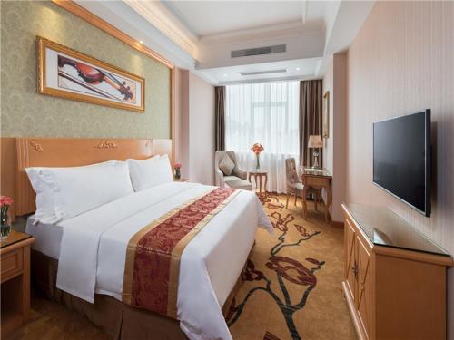 Vienna Hotel Tianbao Road