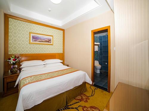 Vienna Hotel Shandong Yantao Golden Beach Taishan Road