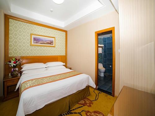 Vienna Hotel Shandong Yantao Golden Beach Taishan Road photo 1