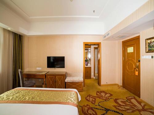 Vienna Hotel Shandong Yantao Golden Beach Taishan Road