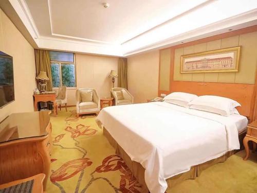 Vienna Hotel Shanwei Chengqu Xingye Road photo 1