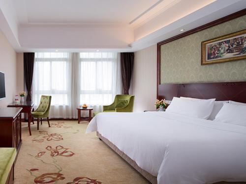 Vienna Hotel Guangzhou Nansha Jinzhou Branch in Nansha District