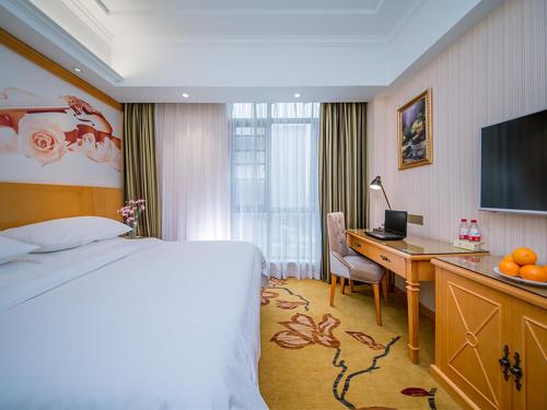 Vienna Hotel Whhan xingye road stone bridge subway station store – Wuhan, OH
