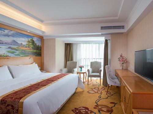 維也納酒店深圳機場固戍地鐵站店 (Vienna Hotel Shenzhen Airport Gushu Metro Station) in 寶安區