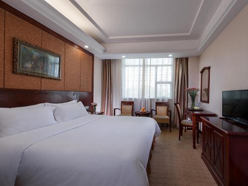 Vienna Hotel Shenzhen Pingdi photo