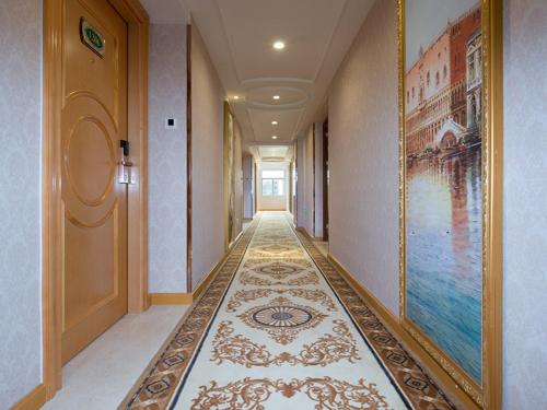 維也納酒店深圳機場固戍地鐵站店 (Vienna Hotel Shenzhen Airport Gushu Metro Station) in 寶安區