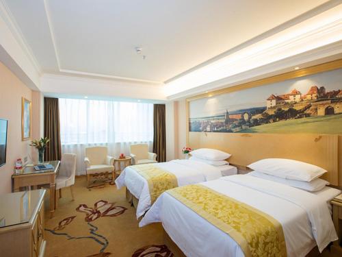 Vienna Hotel Huizhou Dahuxi China