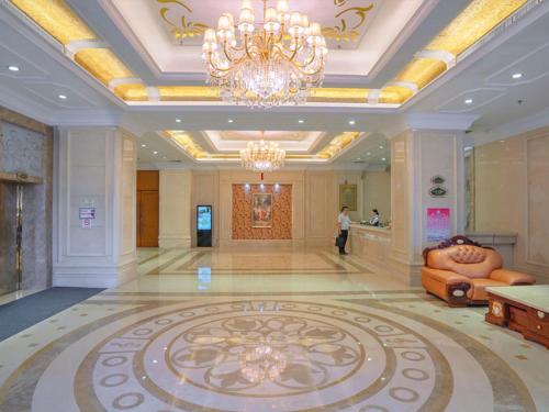 Vienna Hotel Huizhou Zhongkai Chenjiang Avenue in Huệ Châu