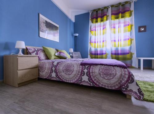 1 queen bed, 1 twin bed