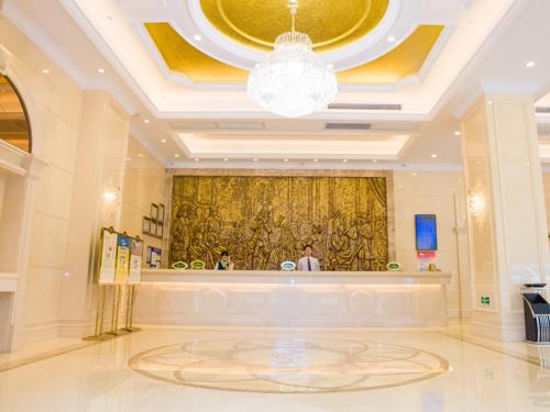 Vienna Classic Hotel Qingyuan Taihe Ancient Cave Scenic Area photo