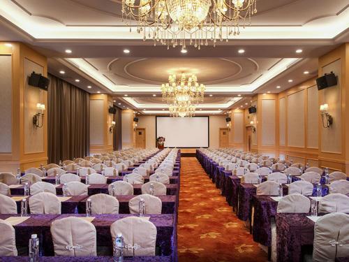 Vienna International Hotel Shenzhen Qianhai Happy Bay in Paoan negyed
