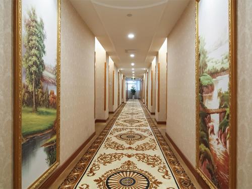 Vienna Hotel Nanjing Olympic Sports Center Vienna Hotel Nanjing Olympic Sports Center is conveniently located in the popular Jian Ye District area. The property features a wide range of facilities to make your stay a pleasant experience. Servi