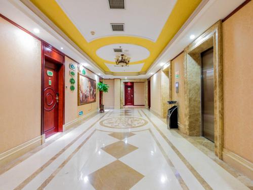 Vienna Hotel Guangxi Guilin Railway Station Cuizhu Road in สถานีรถไฟกุ้ยหลิน