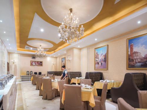 Vienna Classic hotel Nanchang Jiefang West Road Xinjia'an Metro Station