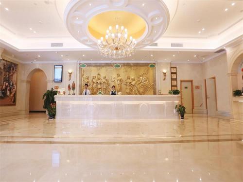 Vienna International Hotel Yantai Changjiang Road Xingyi Square Branch