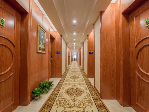 فندق فيينا إنترناشونال فرع شيان هانشنج لايك (Vienna International Hotel Xi'an Hancheng Lake Branch) in Jing Wei