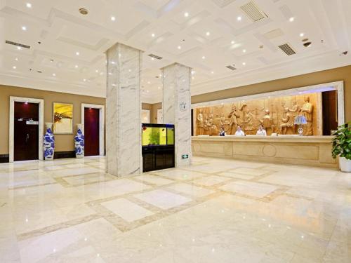 Vienna Hotel Changsha Gaoxin Lugu Park – Changsha, KY