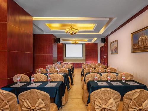 Vienna International Hotel Changsha Furong Plaza – Changsha, KY
