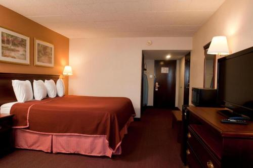 The Crossroads Inn - image 8