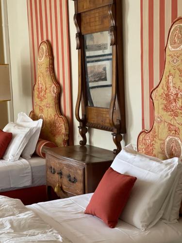 2 queen beds