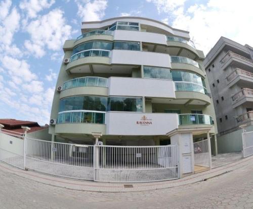 Aluguel de Apartamento 2 quartos sendo 1 suite p/ 6 pessoas em Bombas