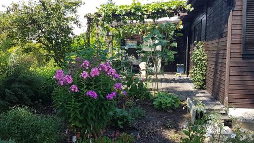 Gemütliches Ferienhaus mit grossem Garten, ideal für Naturliebhaber