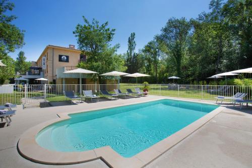 Suite Home Aix en Provence Sud TGV - Accommodation - Bouc-Bel-Air