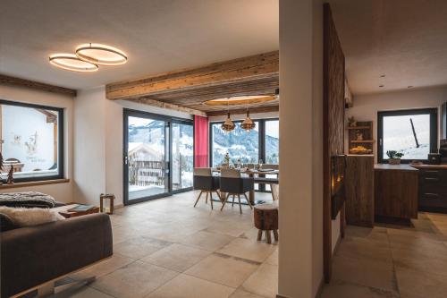 Chalet Steinbock mit üppigem Genusskorb für Zwei (Chalet Steinbock mit uppigem Genusskorb fur Zwei) in Jungholz