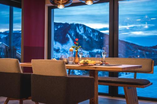 Chalet Steinbock mit üppigem Genusskorb für Zwei (Chalet Steinbock mit uppigem Genusskorb fur Zwei) in Jungholz