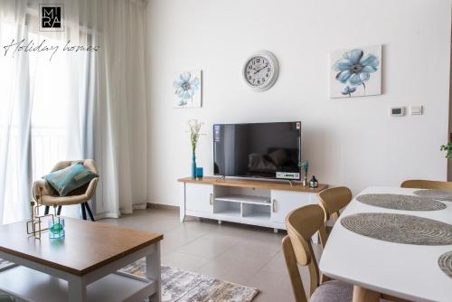 Mira Holiday Homes - 2 bedroom Hayat Boulevard in Townsquare - Great Family Activities, Dubai (Foto 6)