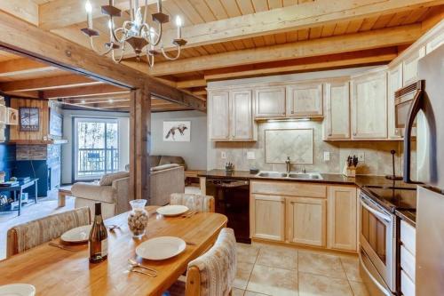 F201 Treehouse condo - image 6