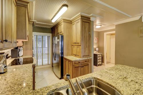 211 Shorewood 2 BR Oceanfront Condo - image 3