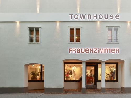 Townhouse by Frauenzimmer in Abtenau