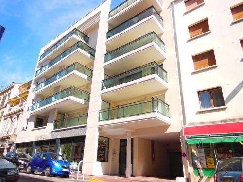3 Bedrooms 3 bathrooms central Cannes Lecerf 411 - image 5