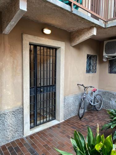 One-Bedroom Apartment image 2