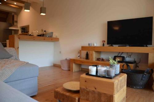 pikralida house (πικραλίδα)