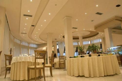 Akropoli Hotel – Golem, AL