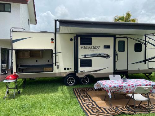 Facilities, Cozy Camper - Free Parking in Kendall
