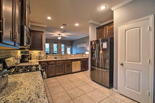 Spacious Conroe Home with Yard - 11 Mi to Lake! - image 7