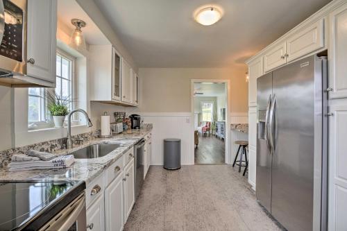 Idyllic Getaway with Deck about 4 Mi to Dtwn Athens - image 10