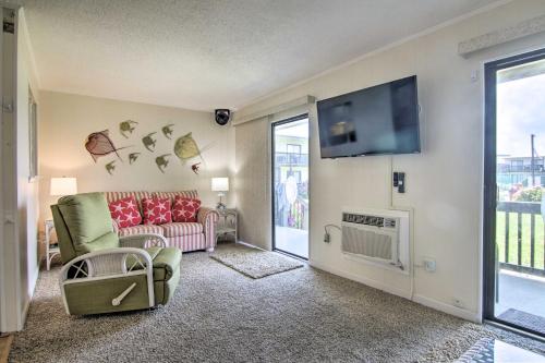 Family-Friendly Condo with Pool Walk to Beach! - image 3