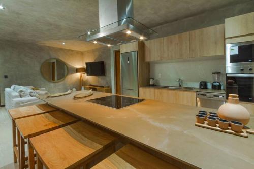 Independent Apartment with Roof top & amp; 150mgb (TUK 101 V)