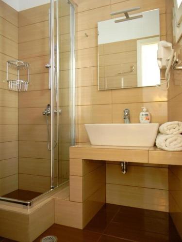 Anatoli Rooms