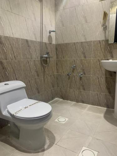 Bathroom, فندق دولف الحفر in Hafar Al Batin