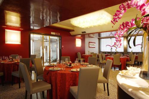 Antony Hotel - image 11